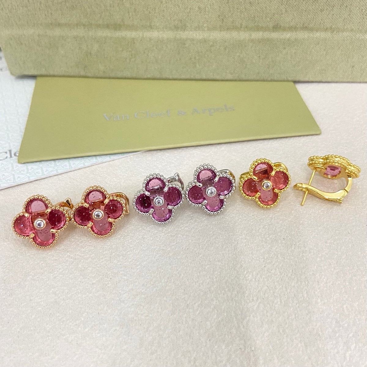 [⭐Mirelle]2026 NEW  CLOVER 1 MOTIFPINK ENAMEL STUD EARRINGS WITH DIAMONDS2