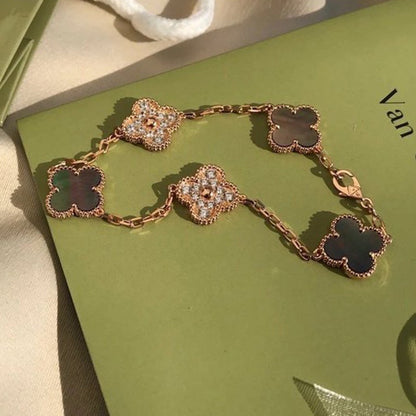 [⭐Mirelle] CLOVER 5 MOTIF GRAY MOP BRACELET COLLECTION