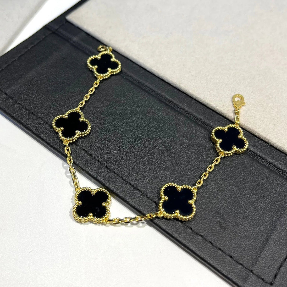 [⭐Mirelle] CLOVER 5 MOTIF ONYXS BRACELET COLLECTION