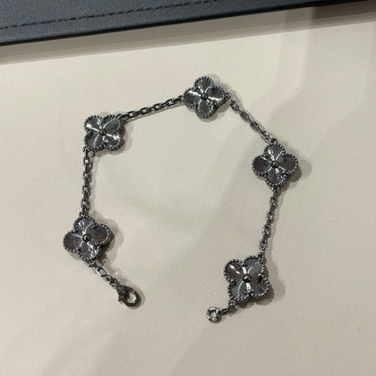 [⭐Mirelle]CLOVER 5 MOTIF BLACK BRACELET