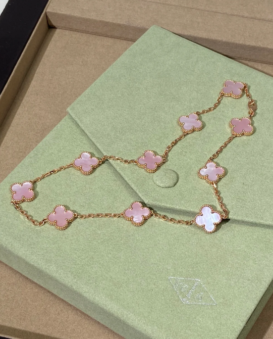 [⭐Mirelle Jewellery] Pink Necklace with Ten Clover Designs