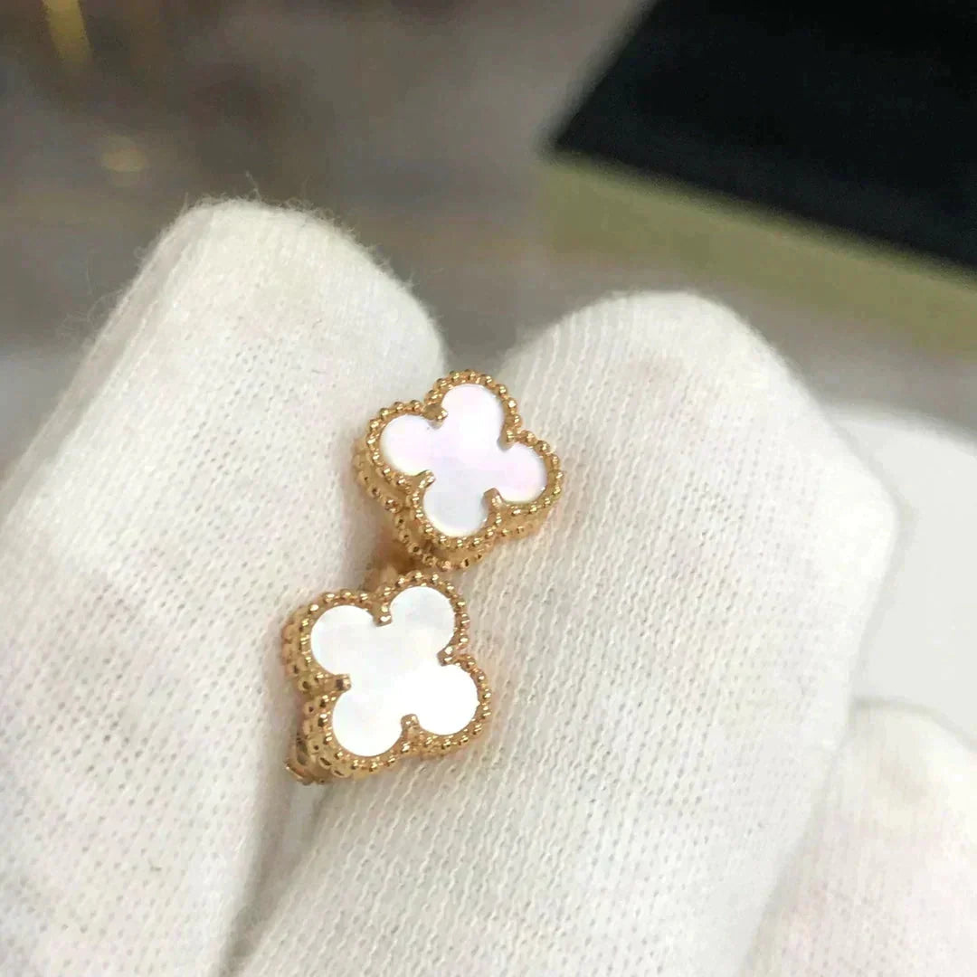 [⭐Mirelle]CLOVER MINI 9.5MM WHITE MOP EARRINGS