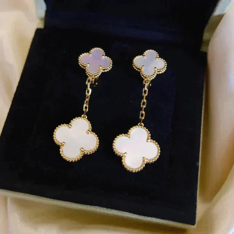 [⭐Mirelle]CLOVER 2 MOTIF WHITE MOP EARRINGS