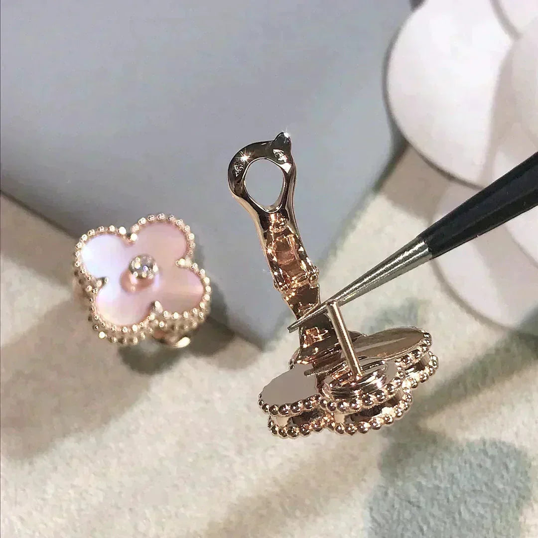 [⭐Mirelle]CLOVER MEDIUM 1 MOTIFS  PINK MOP DIAMOND EARRINGS