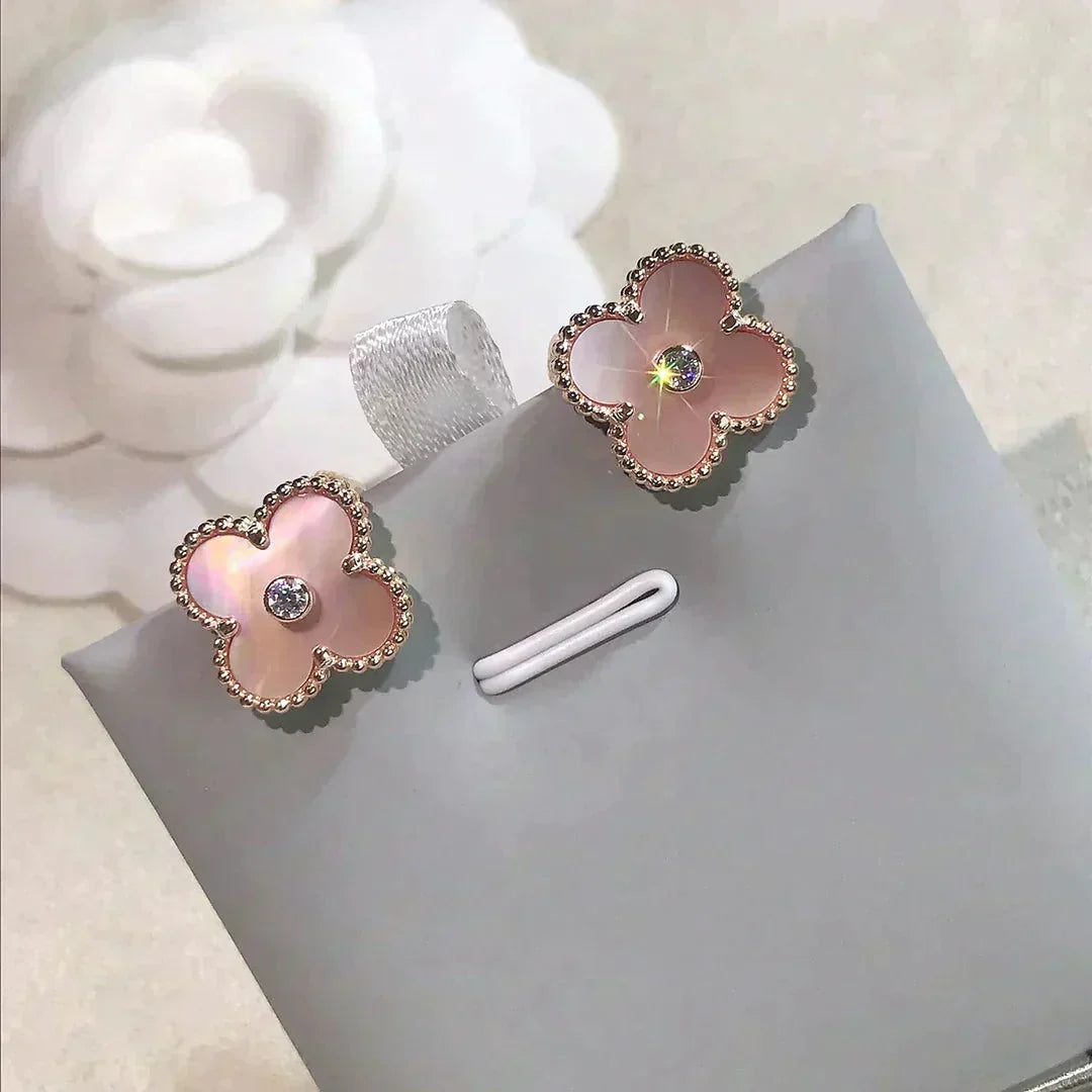 [⭐Mirelle]CLOVER MEDIUM 1 MOTIFS  PINK MOP DIAMOND EARRINGS