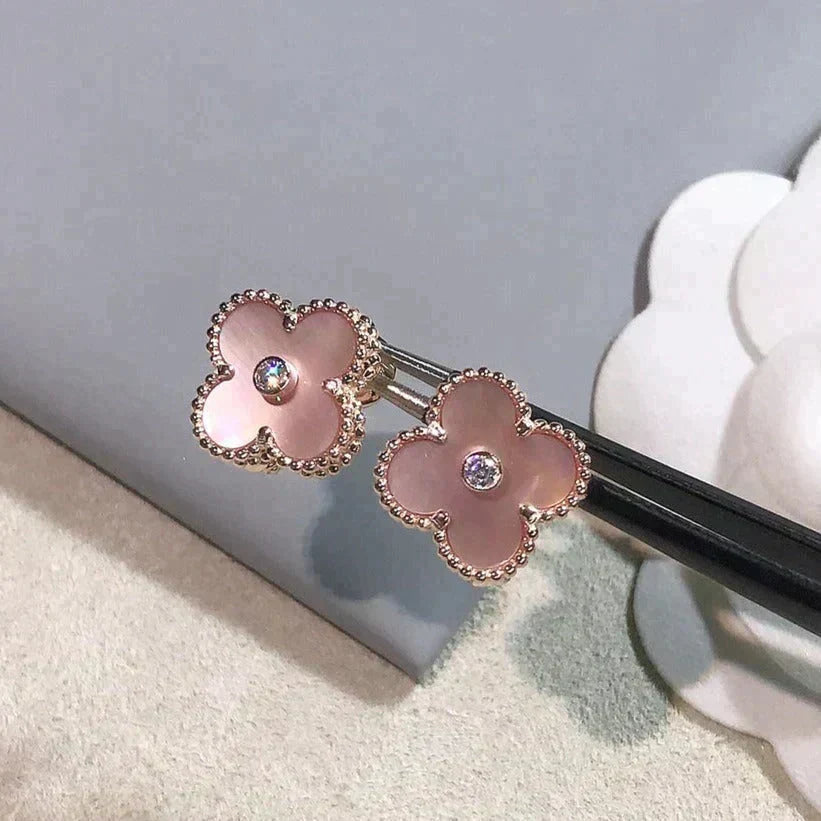 [⭐Mirelle]CLOVER MEDIUM 1 MOTIFS  PINK MOP DIAMOND EARRINGS