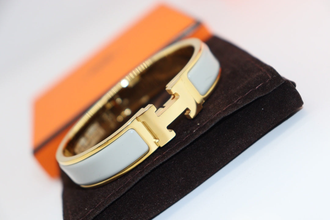 [⭐Mirelle]H LIGHT BLUE BRACELET
