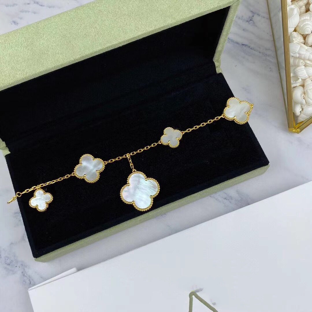 [⭐Mirelle]MAGIC CLOVER MOP GOLD BRACELET 5 MOTIFS