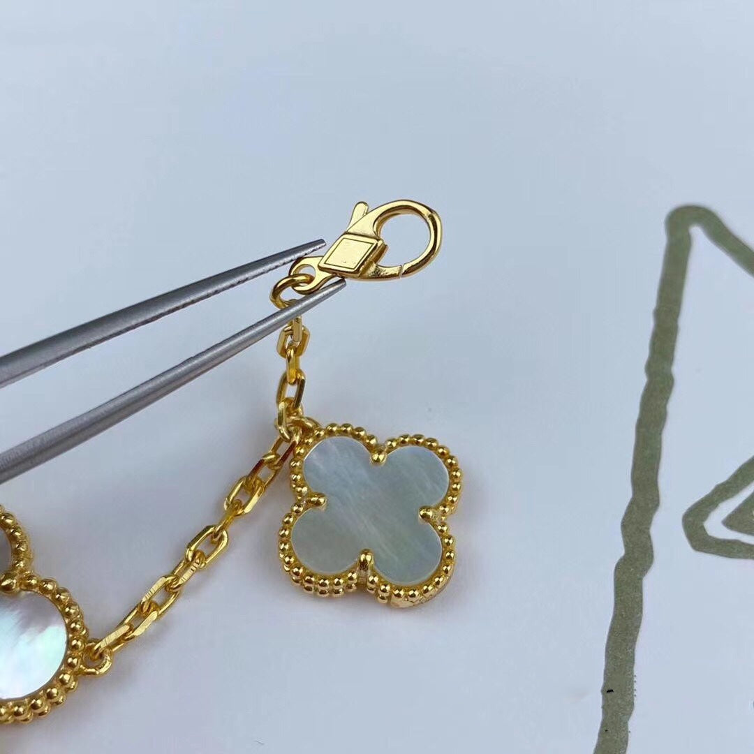 [⭐Mirelle]MAGIC CLOVER MOP GOLD BRACELET 5 MOTIFS