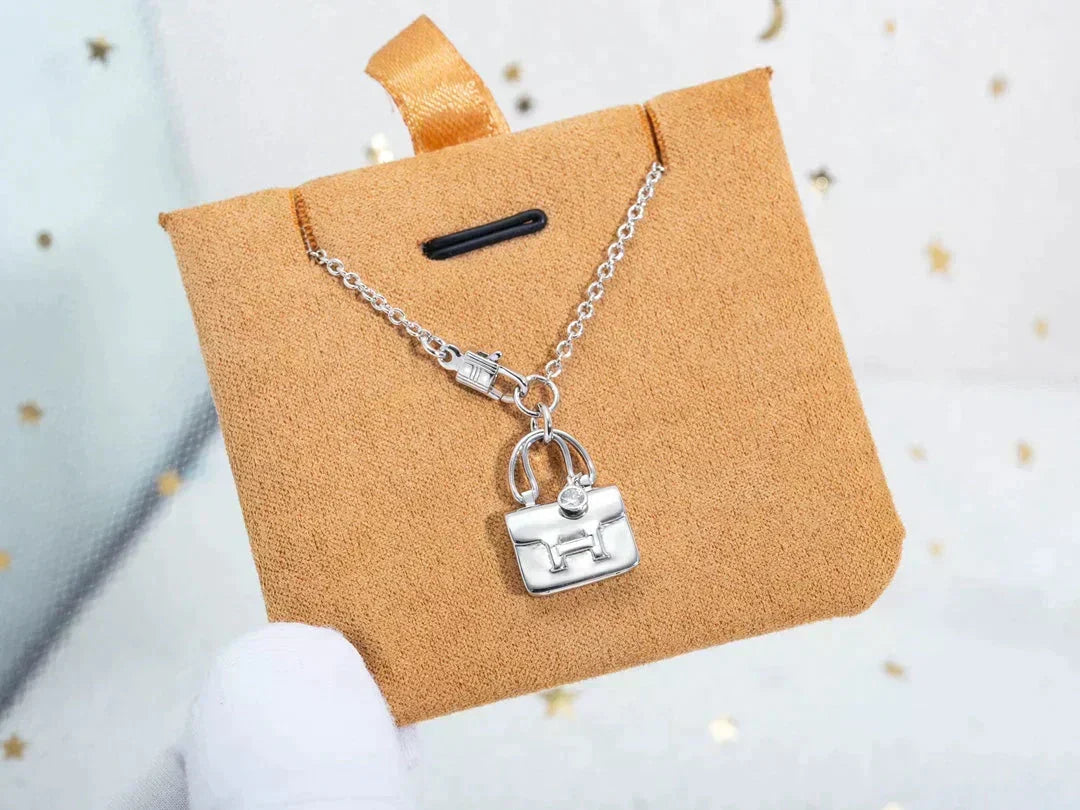[⭐Mirelle]AMULETTE PEDANT SILVER NECKLACE