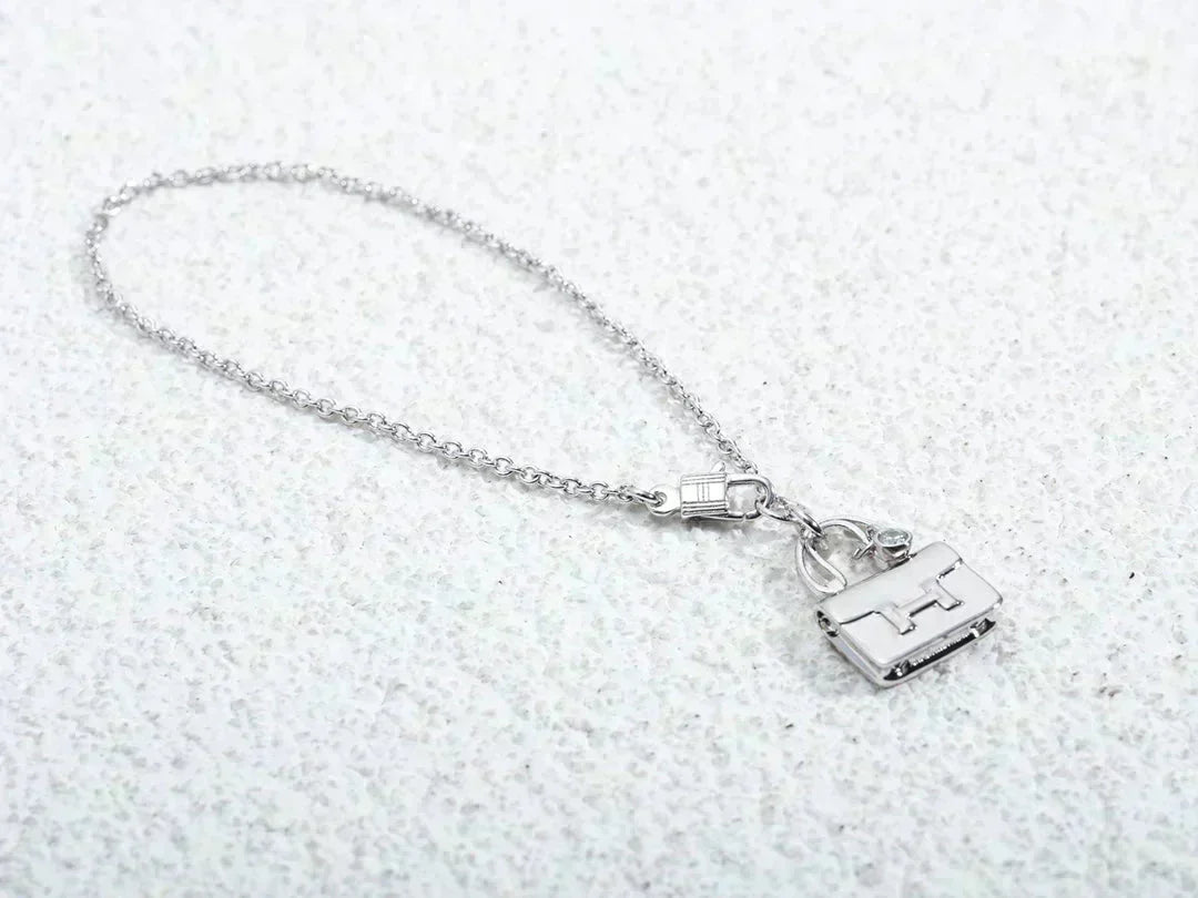 [⭐Mirelle]AMULETTE PEDANT SILVER NECKLACE