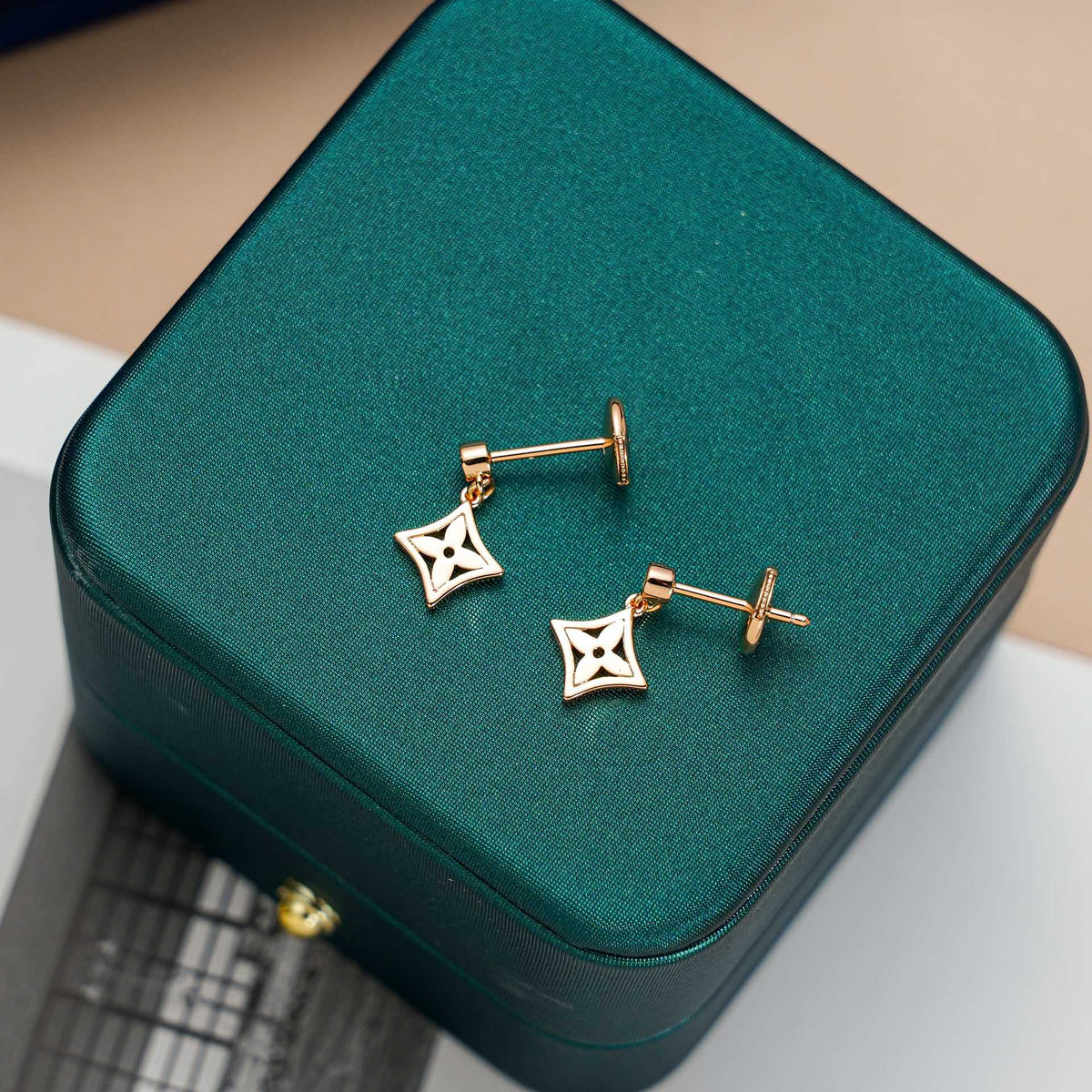 [⭐Mirelle]STAR EARRINGS GOLD