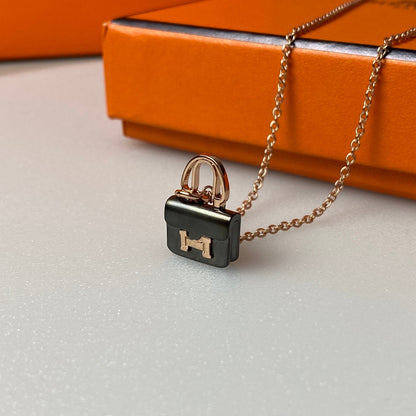 [⭐Mirelle]CONSTANCE BLACK PEDANT PINK GOLD NECKLACE