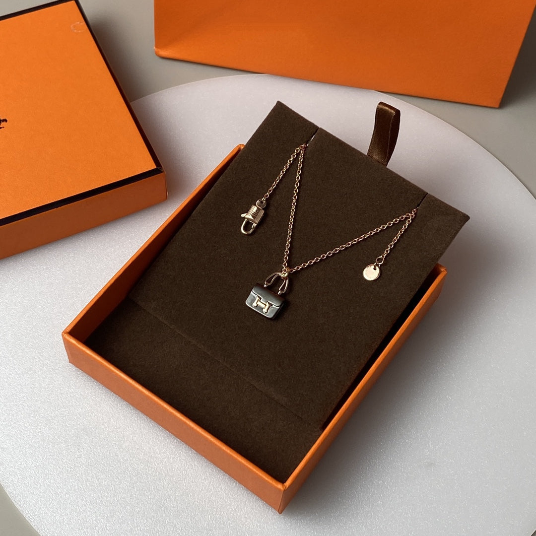 [⭐Mirelle]CONSTANCE BLACK PEDANT PINK GOLD NECKLACE