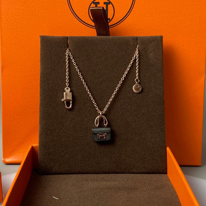 [⭐Mirelle]CONSTANCE BLACK PEDANT PINK GOLD NECKLACE