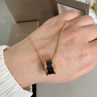 [⭐Mirelle]ZERO 1 BLACK CERAMIC PINK GOLD NECKLACE