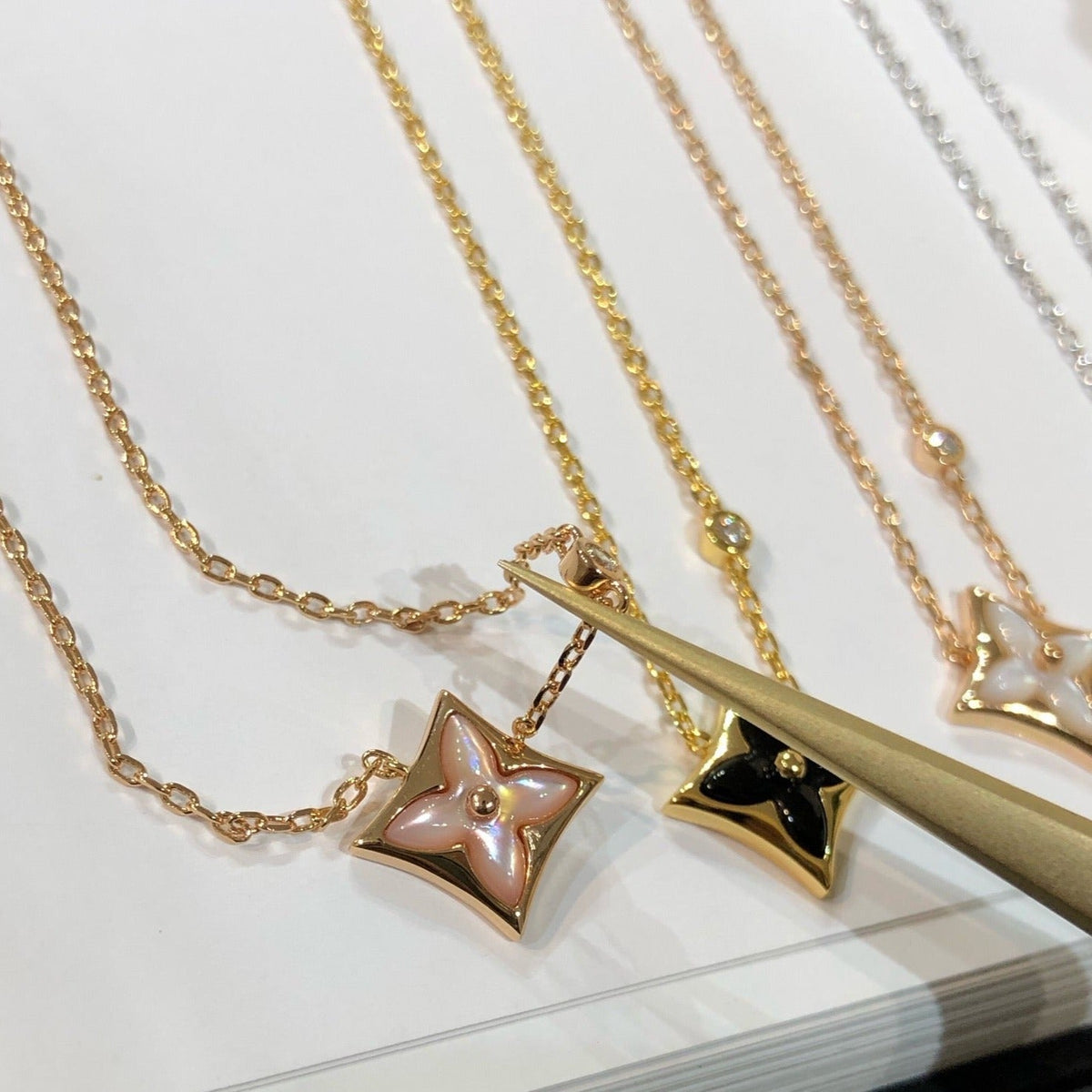 [⭐Mirelle]STAR BLACK MOP NECKLACE