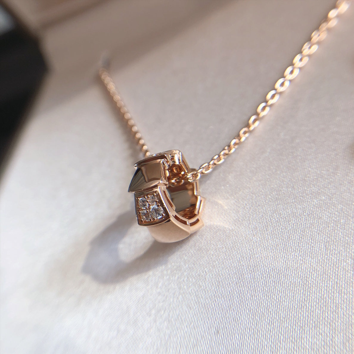 [⭐Mirelle]SERPENTI PEDANT DIAMOND PINK GOLD NECKLACE