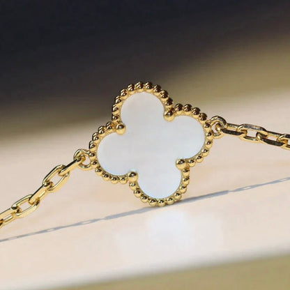 [⭐Mirelle]CLOVER 20 MOTIFS WHITE MOP NECKLACE