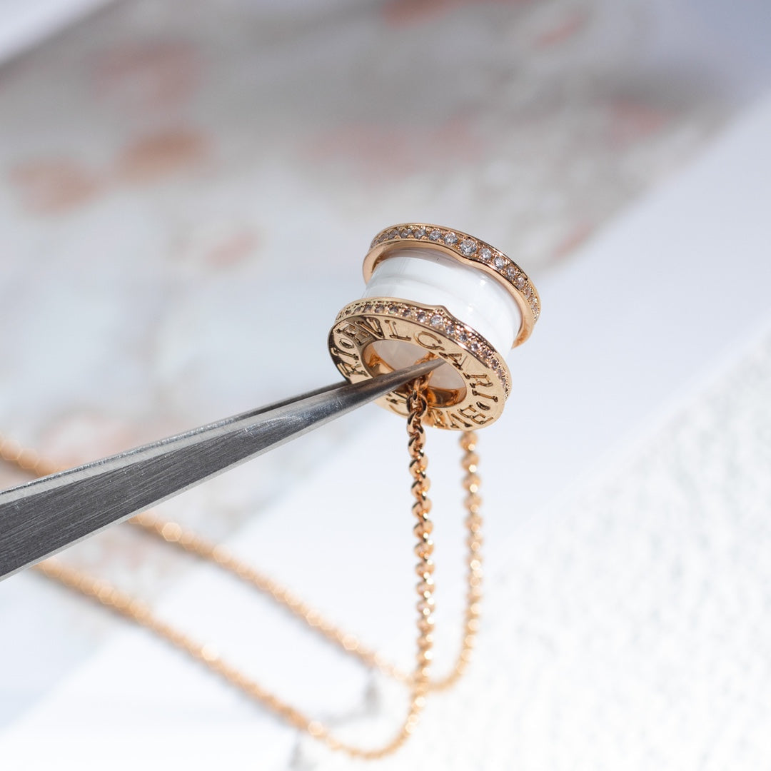 [⭐Mirelle]ZERO 1 WHITE CERAMIC PINK GOLD DIAMOND NECKLACE