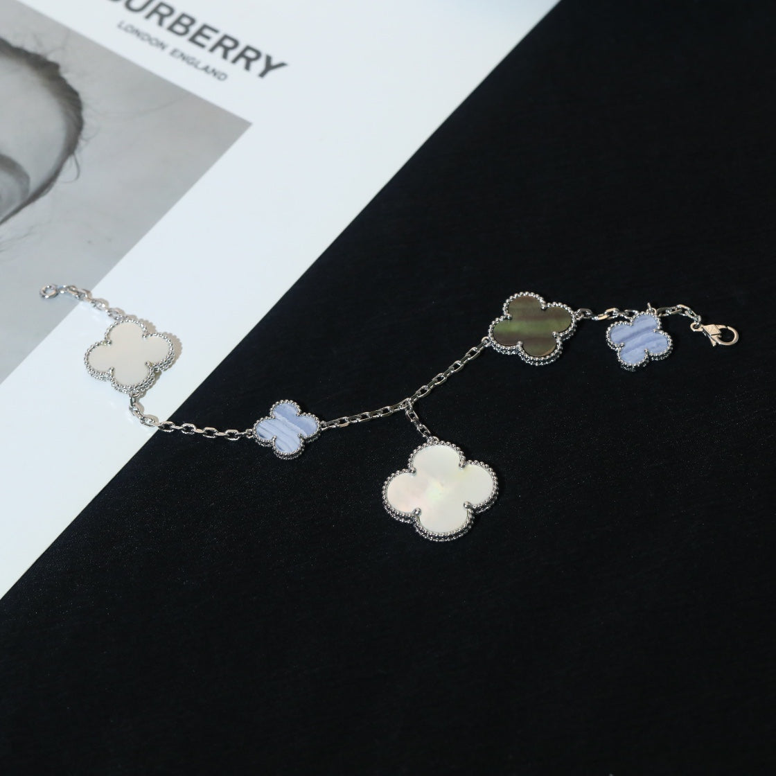 [⭐Mirelle]CLOVER BRACELET 5 MOTIFS MOP CHALCEDONY SILVER