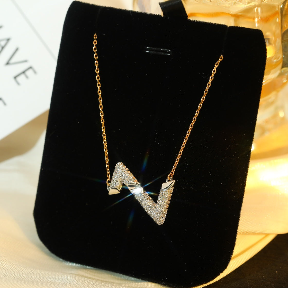 [⭐Mirelle]VOLT SILVER DIAMOND PEDANT NECKLACE