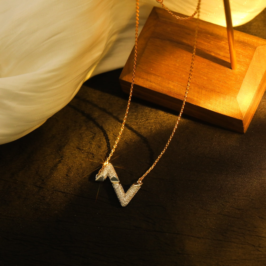 [⭐Mirelle]VOLT SILVER DIAMOND PEDANT NECKLACE