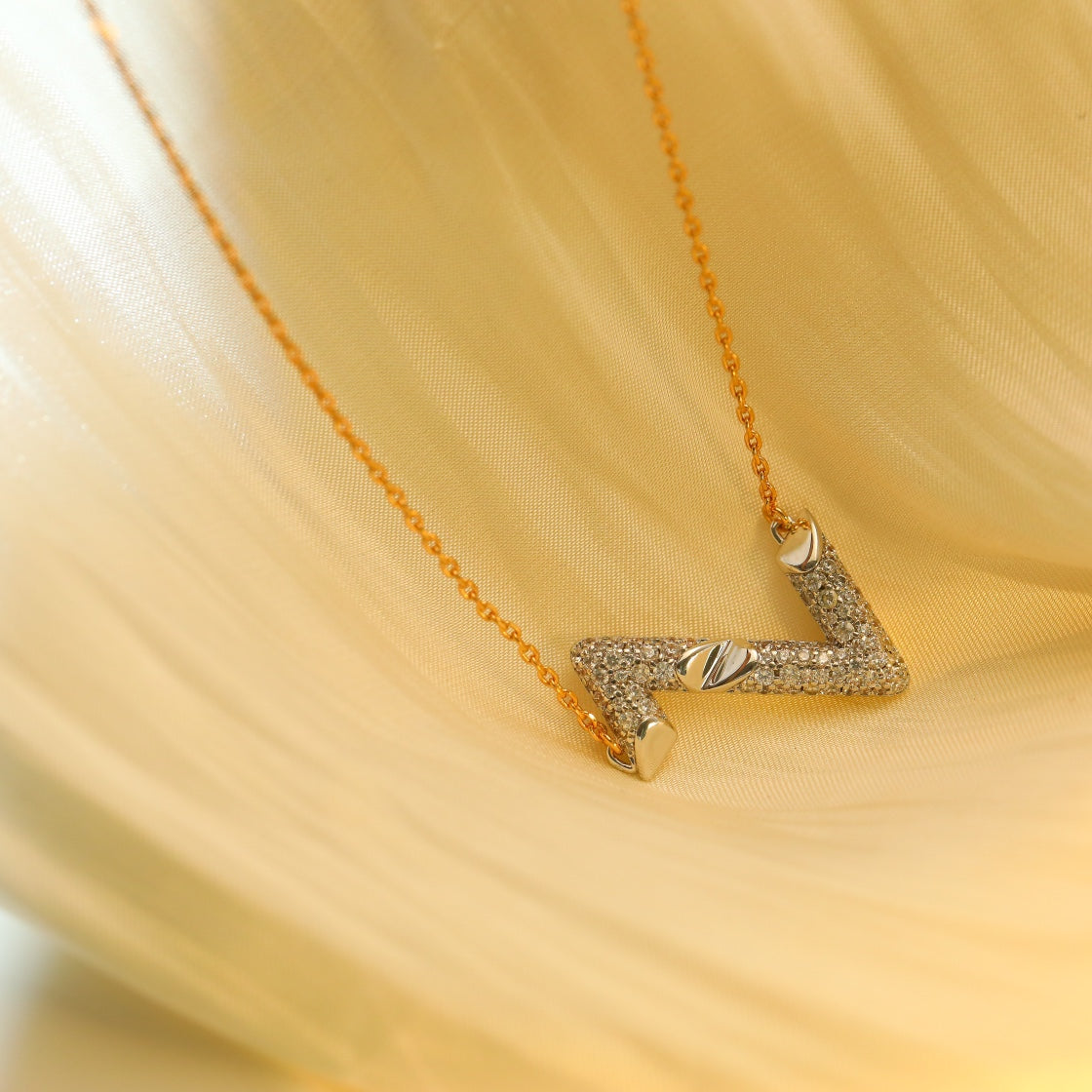 [⭐Mirelle]VOLT SILVER DIAMOND PEDANT NECKLACE