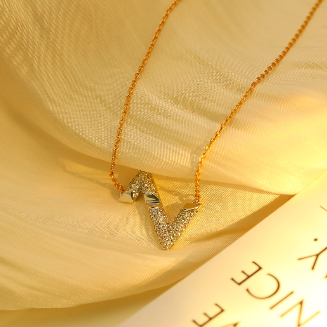 [⭐Mirelle]VOLT SILVER DIAMOND PEDANT NECKLACE