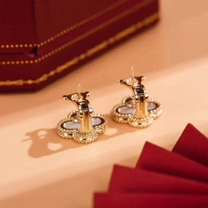 [⭐Mirelle]CLOVER MEDIUM 1 MOTIFS  WHITE MOP STUD EARRINGS