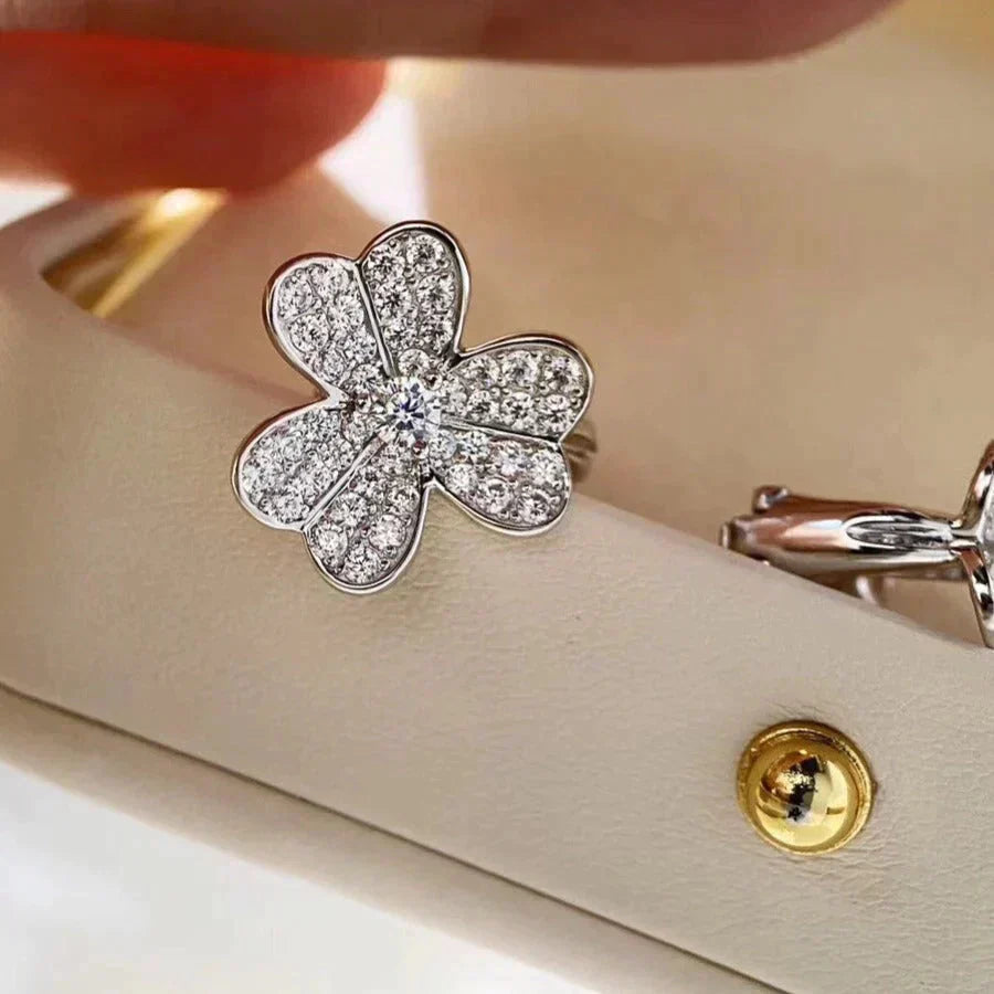 [⭐Mirelle]CLOVER COMOS DIAMOND EARRINGS SILVER