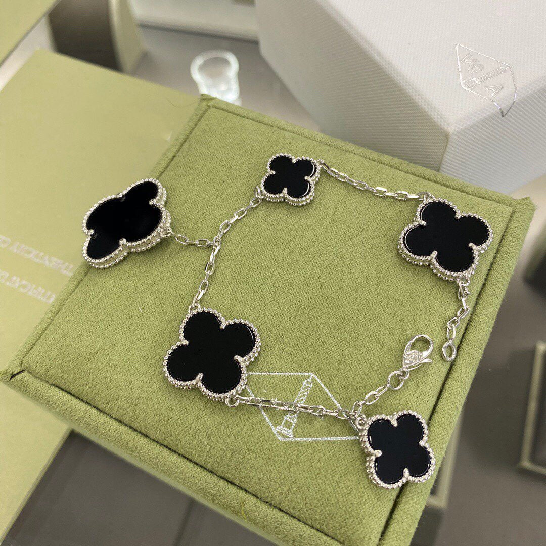 [⭐Mirelle]CLOVER 5 MOTIFS SIVLER ONYX BRACELET