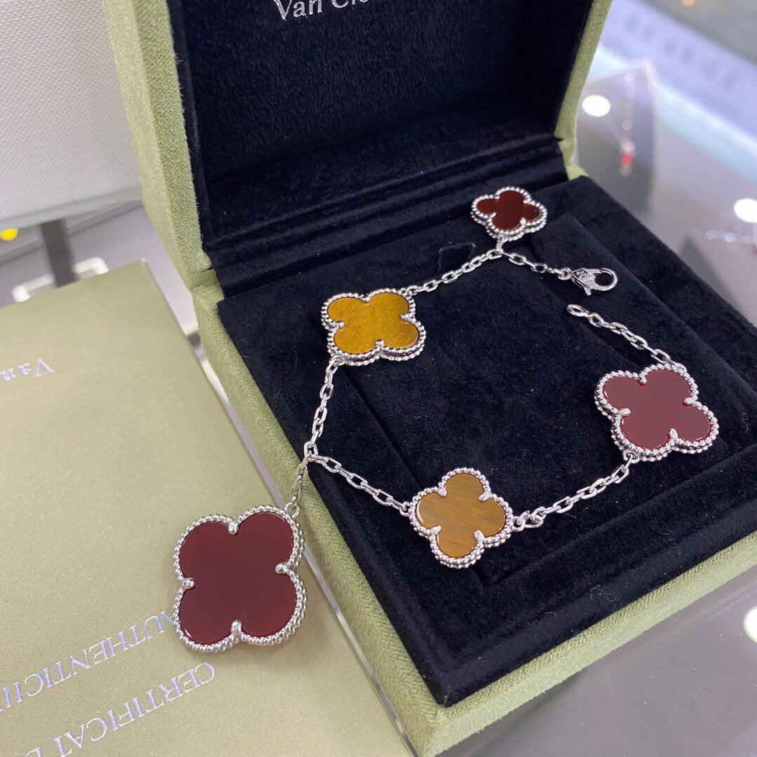 [⭐Mirelle]CLOVER 5 MOTIFS SIVLER CARNELIAN TIGER EYE BRACELET