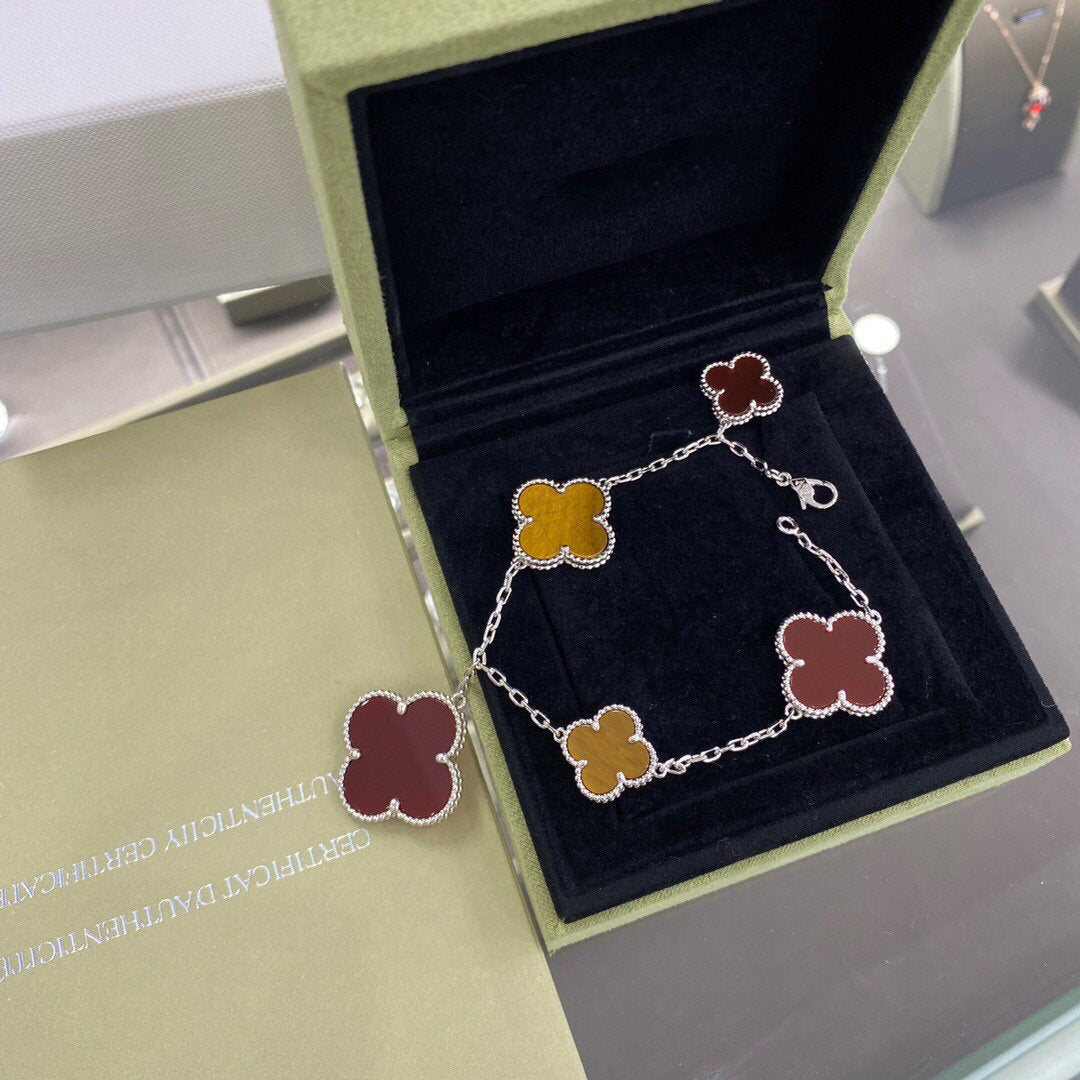 [⭐Mirelle]CLOVER 5 MOTIFS SIVLER CARNELIAN TIGER EYE BRACELET
