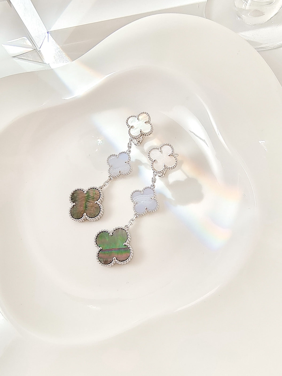 [⭐Mirelle]CLOVER 3 MOTIFS CHALCEDONY DARK MOP SILVER EARRINGS