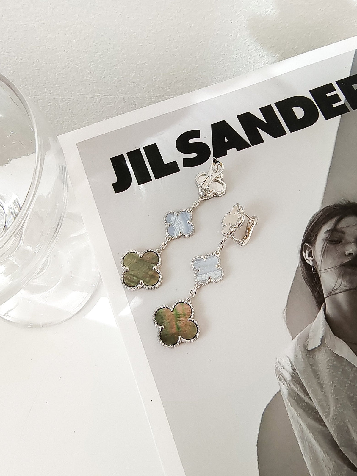 [⭐Mirelle]CLOVER 3 MOTIFS CHALCEDONY DARK MOP SILVER EARRINGS