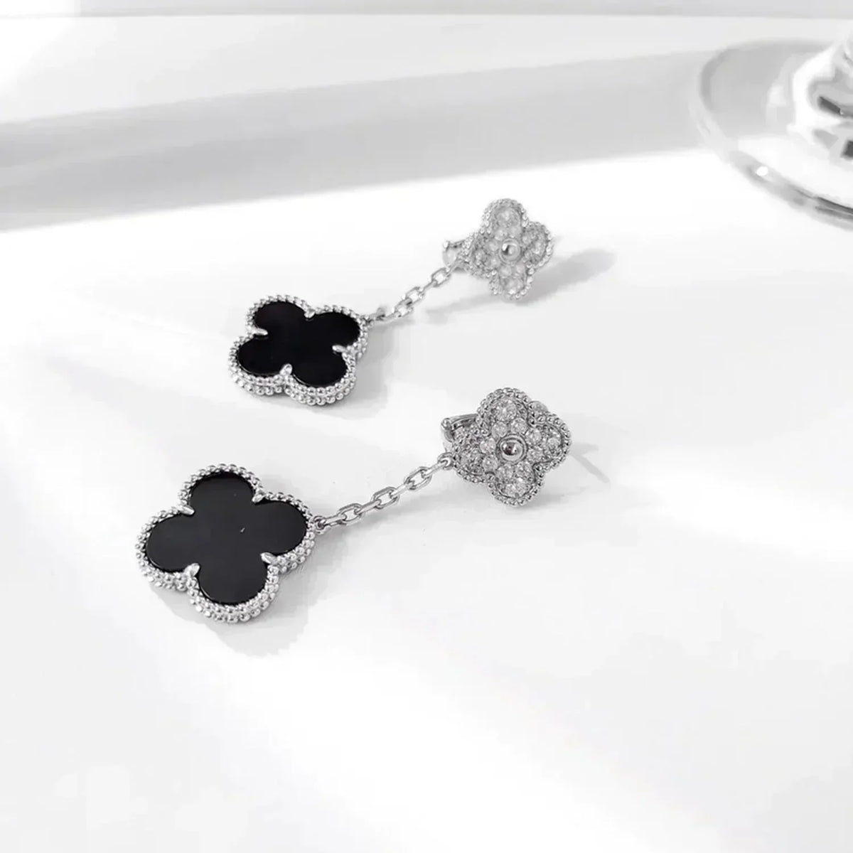 [⭐Mirelle]CLOVER 2 MOTIFS  DIAMOND ONYX EARRINGS SILVER