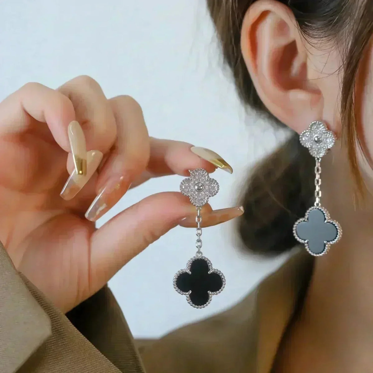 [⭐Mirelle]CLOVER 2 MOTIFS  DIAMOND ONYX EARRINGS SILVER