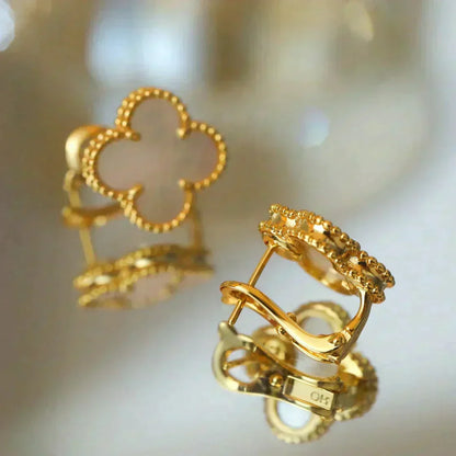 [⭐Mirelle]CLOVER MEDIUM 1 MOTIFS  WHITE MOP STUD EARRINGS