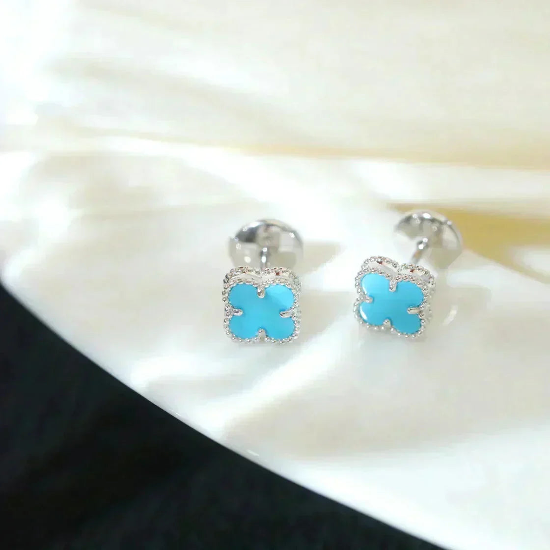 [⭐Mirelle]CLOVER MINI 9.5MM ONYX STUD EARRINGS SILVER
