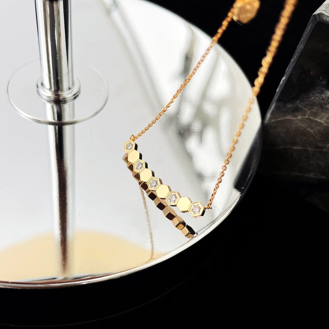 [⭐Mirelle]BEE MY LOVE DIAMOND NECKLACE