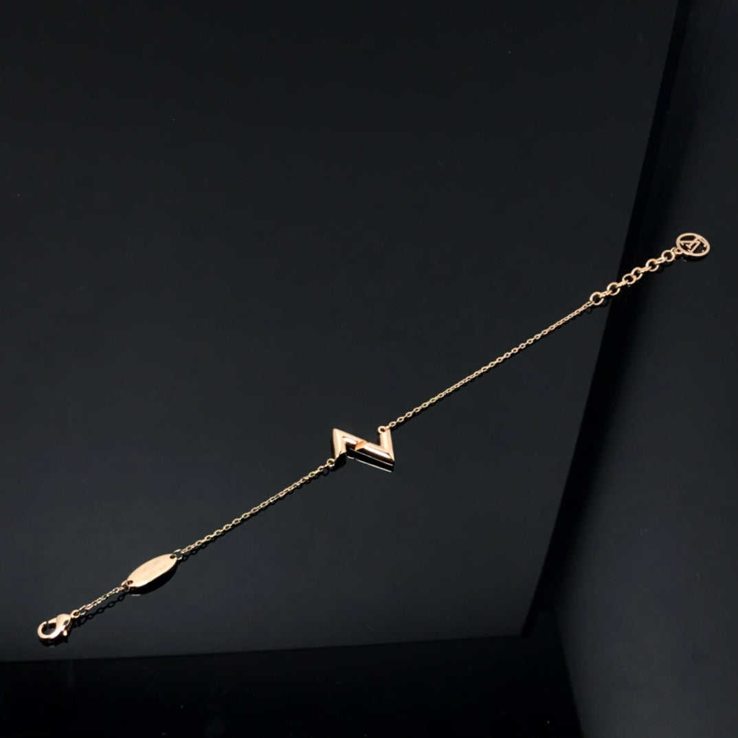 [⭐Mirelle]VOLT LV LOGO BRACELET