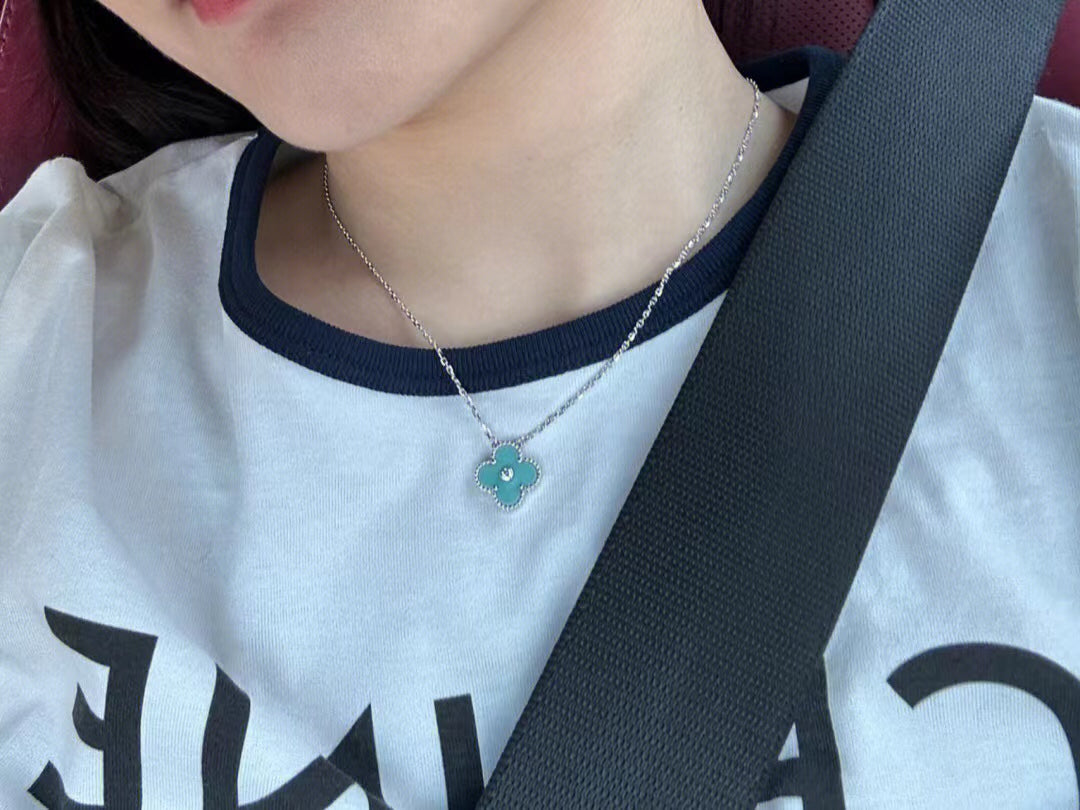 [⭐Mirelle]CLOVER 1 DIAMOND LIGHT BLUE SILVER NECKLACE