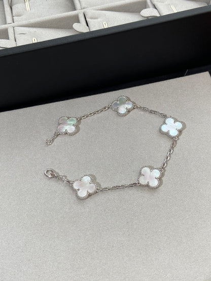 [⭐Mirelle]CLOVER WHITE PEARL MOP 5 MOTIF BRACELET COLLECTION