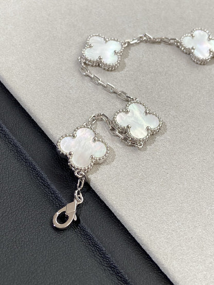 [⭐Mirelle]CLOVER WHITE PEARL MOP 5 MOTIF BRACELET COLLECTION