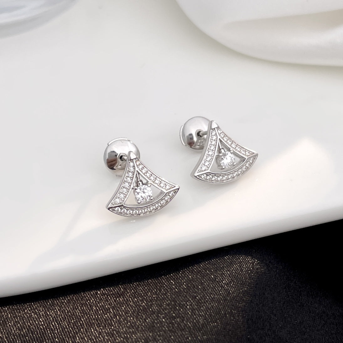 [⭐Mirelle]DREAM MINI DIAMOND STUD EARRINGS