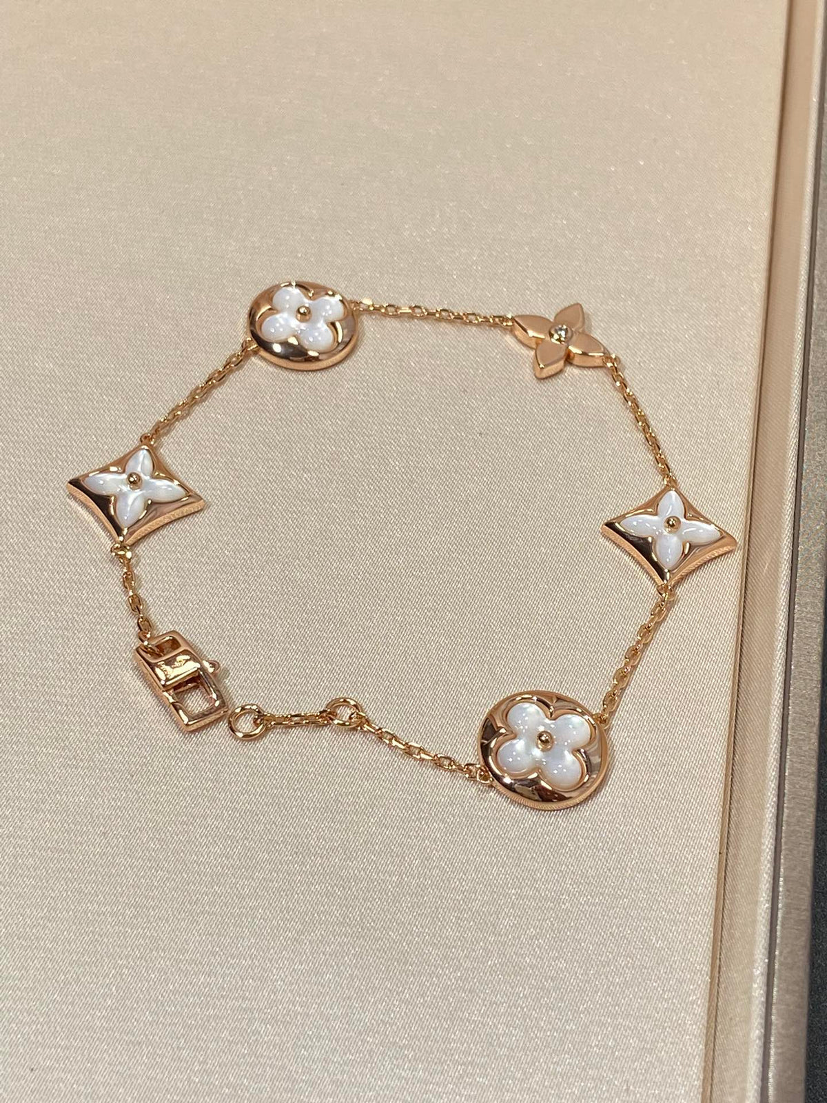 [⭐Mirelle]STAR AND SUN 5 MOTIF MOP PINK GOLD BRACELET