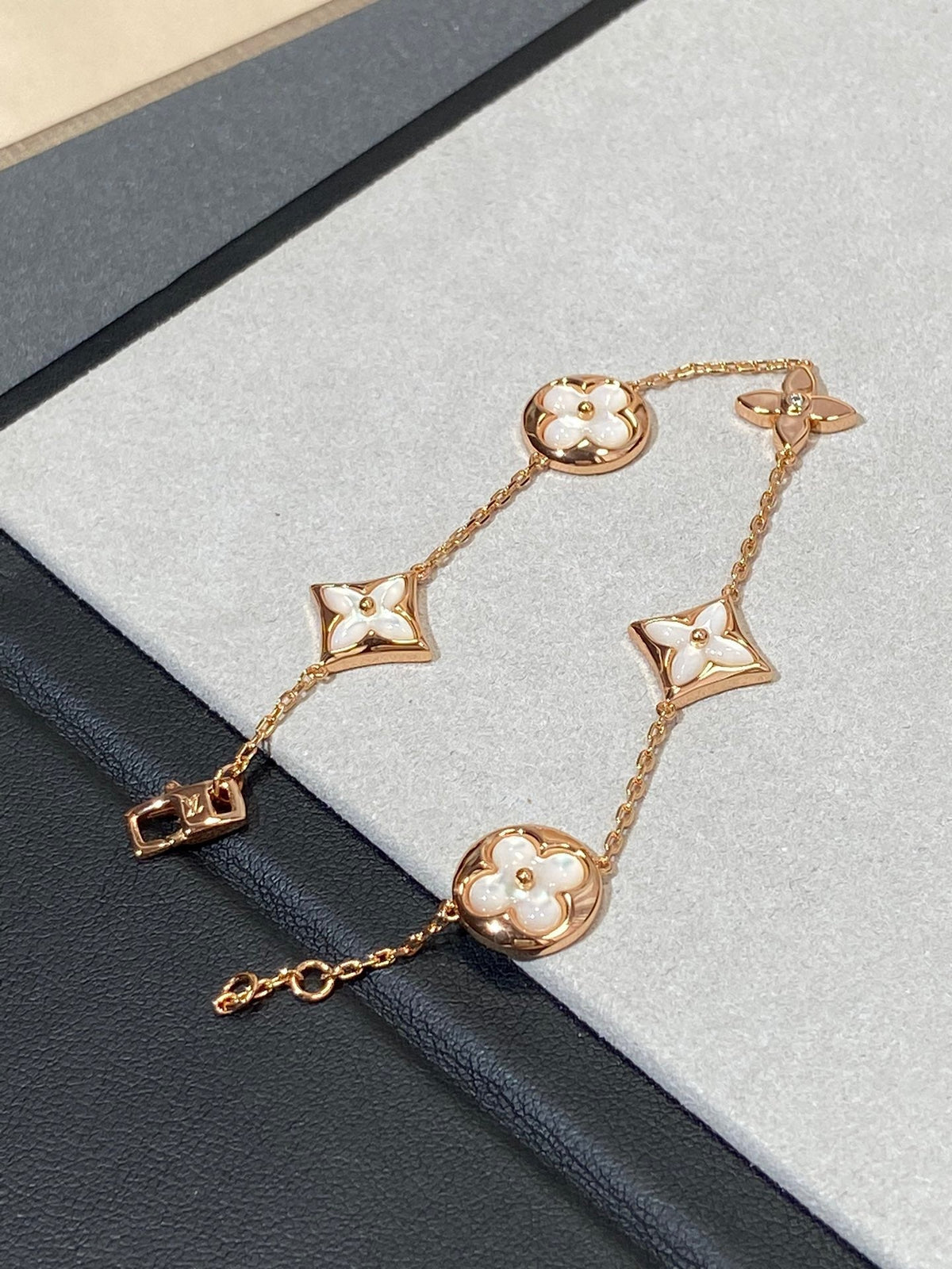 [⭐Mirelle]STAR AND SUN 5 MOTIF MOP PINK GOLD BRACELET