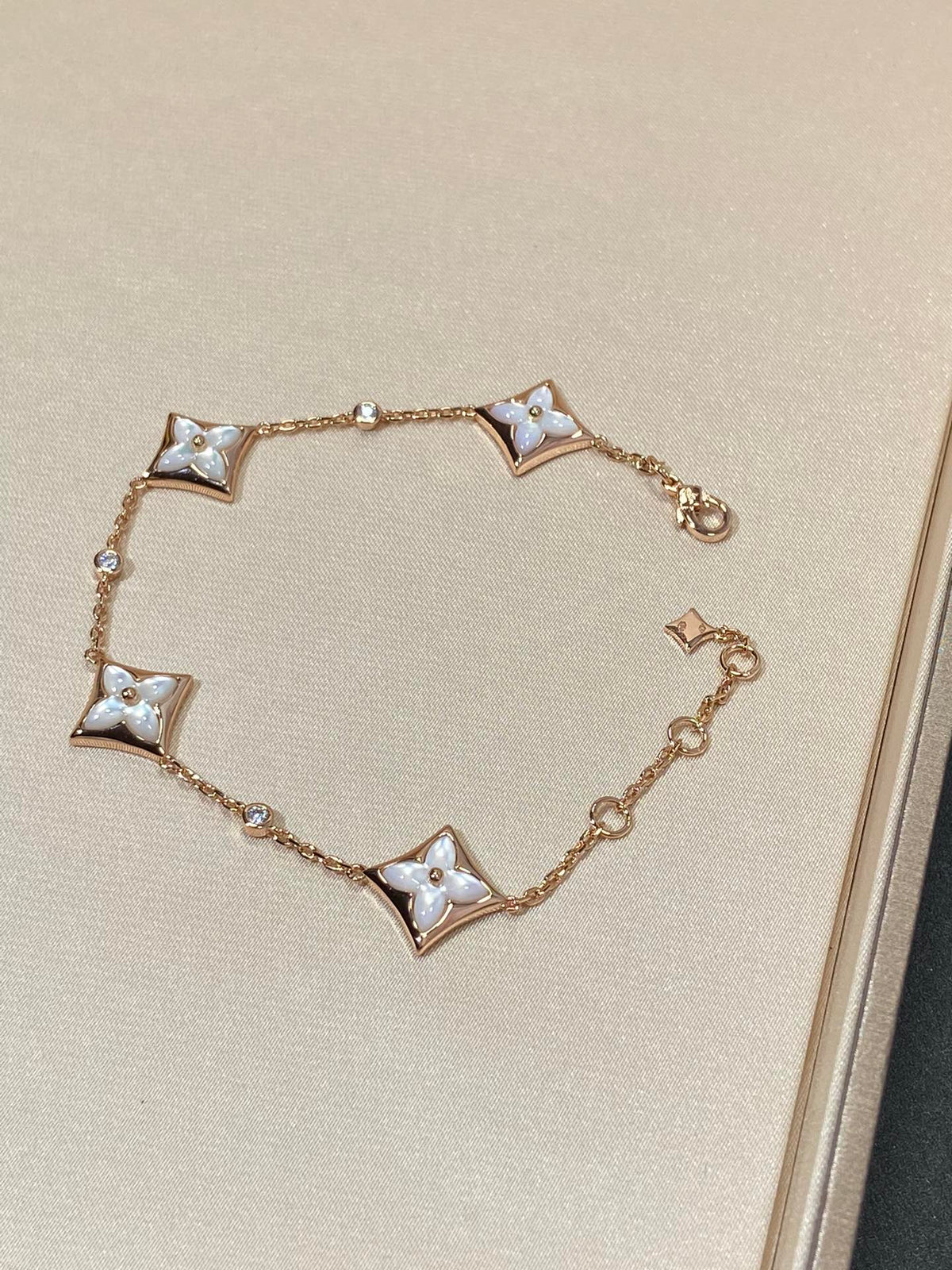 [⭐Mirelle]STAR 4 MOTIF MOP DIAMOND PINK GOLD BRACELET