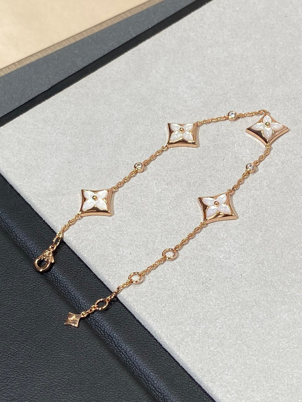 [⭐Mirelle]STAR 4 MOTIF MOP DIAMOND PINK GOLD BRACELET